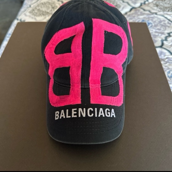 Balenciaga Hat - Picture 1 of 4